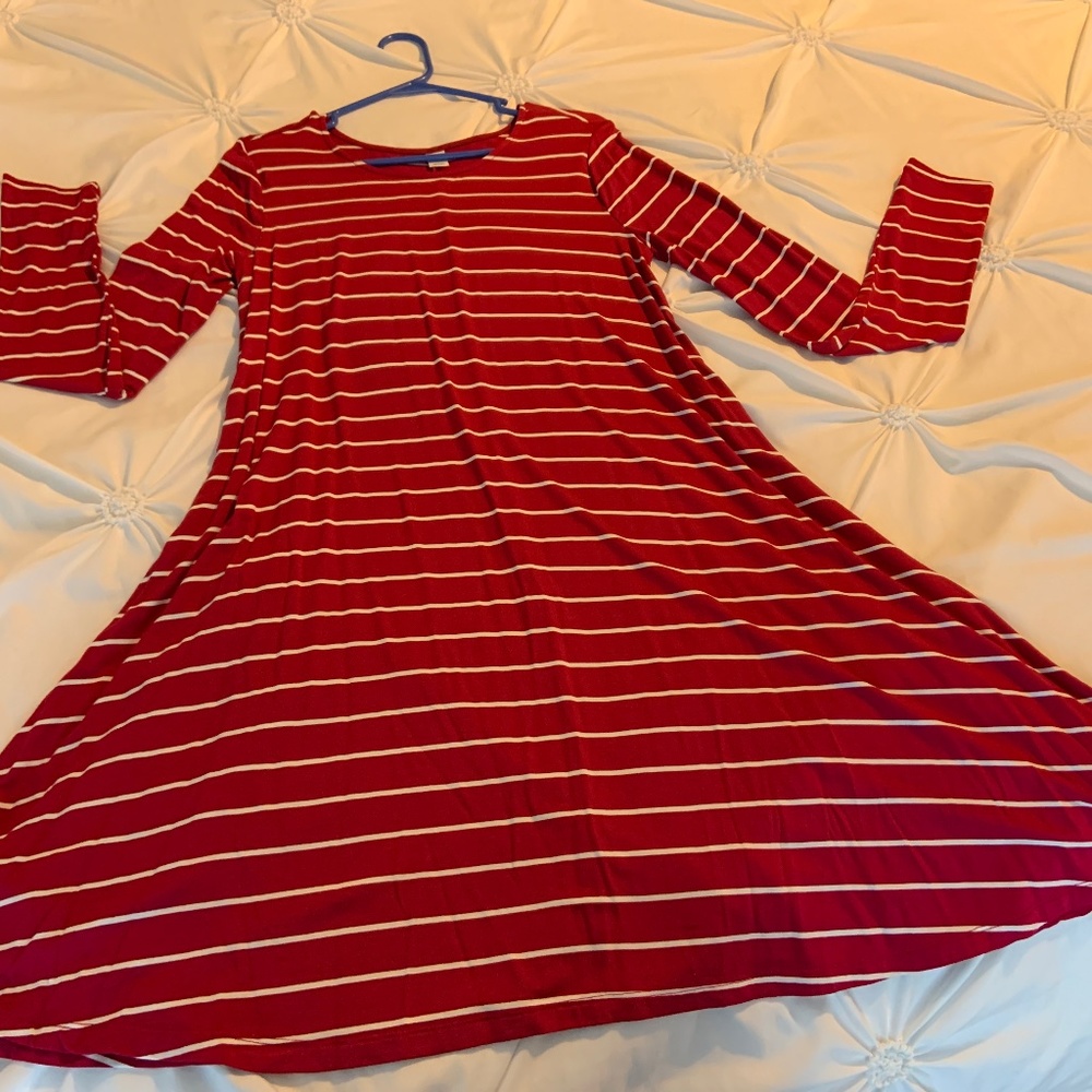 NWOT Long Sleeve Old Navy Striped Red and White Swing Dress Medium